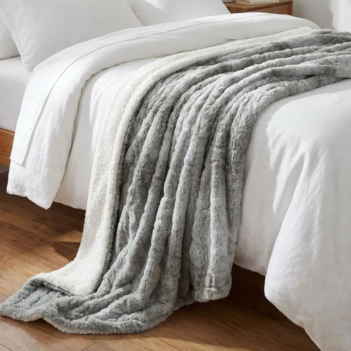 Hodge & Hodge Grey Faux Fur Blanket Throw Sherpa Fleece 1