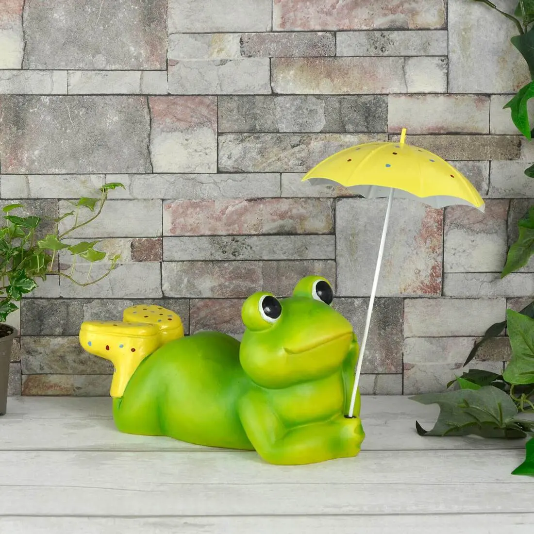 Frog With Umbrella Garden Ornament Novelty Outdoor 32Cm 1
