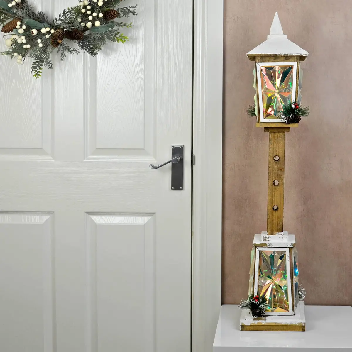 Led Snowy Lamp Post Wooden Christmas Decoration Warm White Berry 100Cm 1