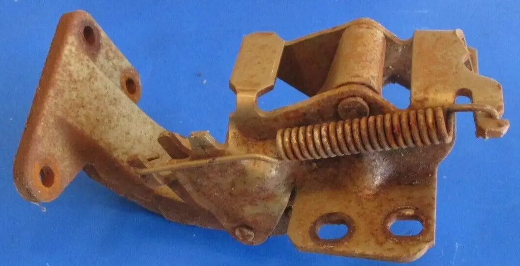 Door Hinge, Lower Right Used 67 B-C-Body 1