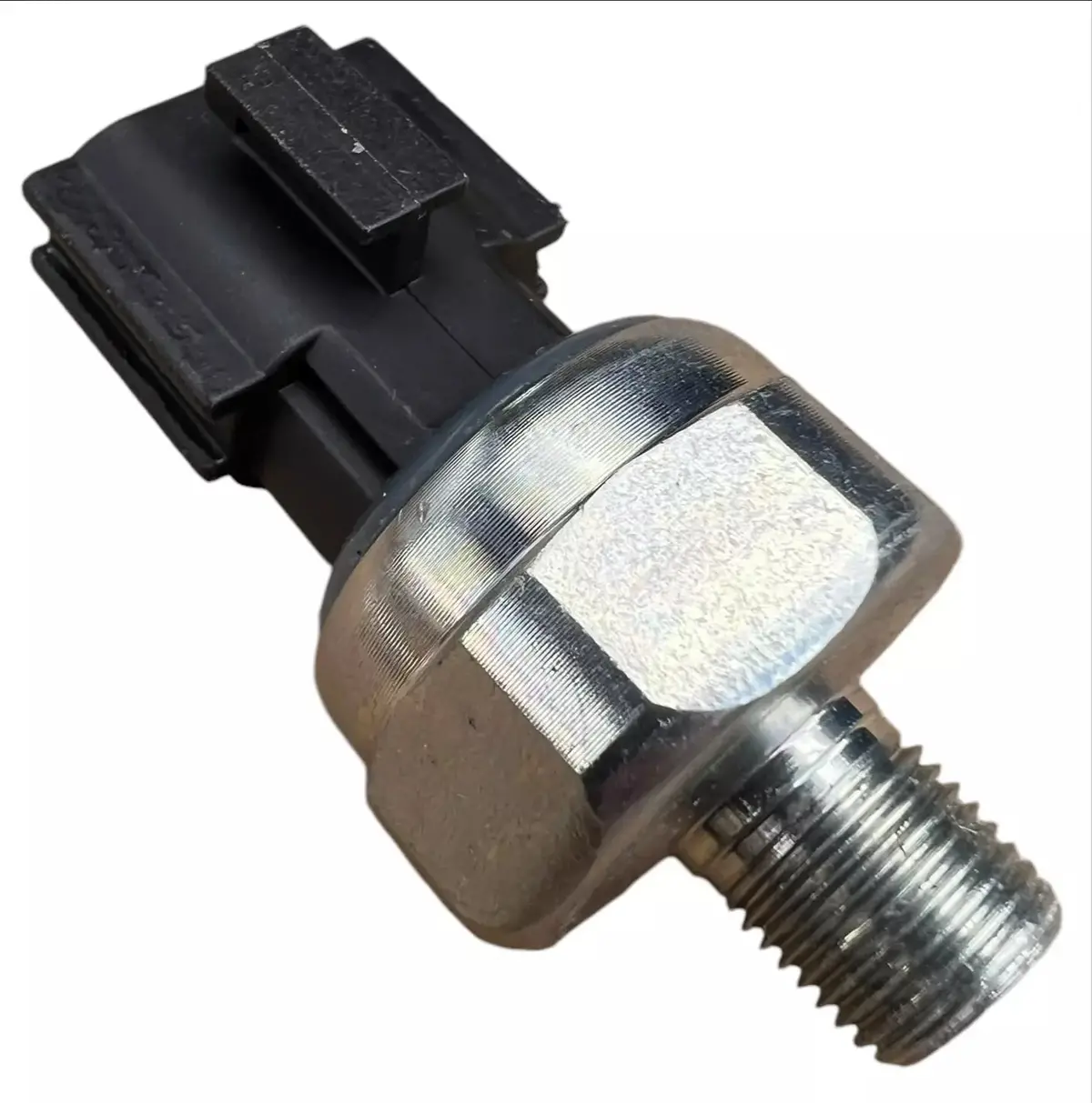 Engine Oil Pressure Sensor Switch Fits Nissan Infinity 25070-Cd00a 25070-Cd000 1