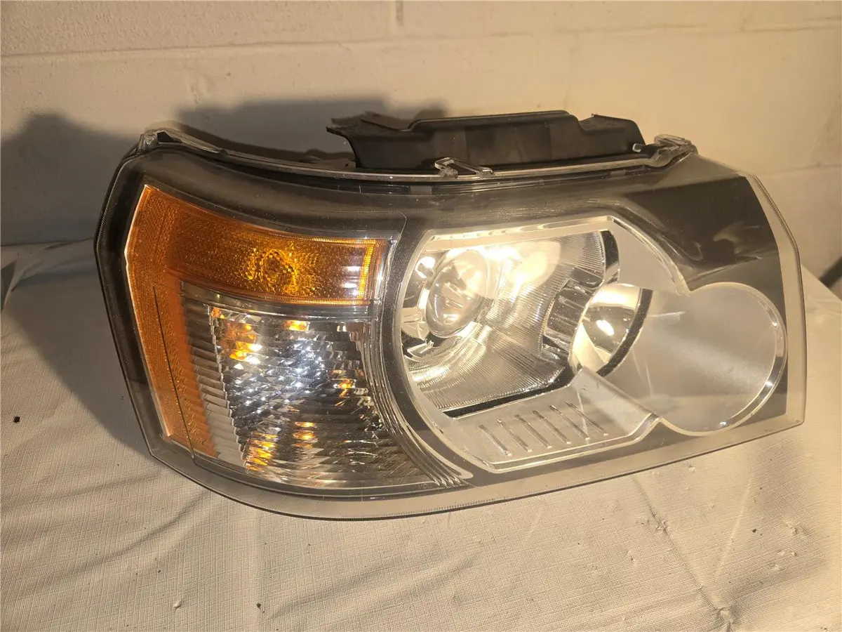2009 - 2012 Land/Range Rover Lr2 Right Headlight Halogen Bh52-13W029-Ca Oem 1