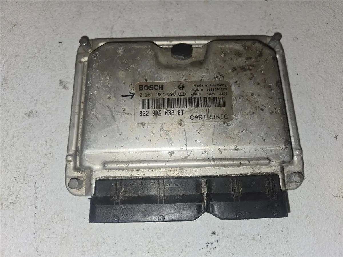 2003 - 2006 Porsche Cayenne S 955 Ecu Ecm Engine Computer Unit 0 261 207 696 Oem 1