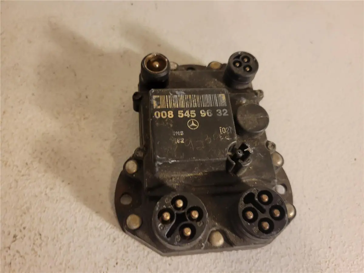 1990 - 1993 Mercedes-Benz W124 300E 300Se Ignition Control Module 0085459632 Oem 1