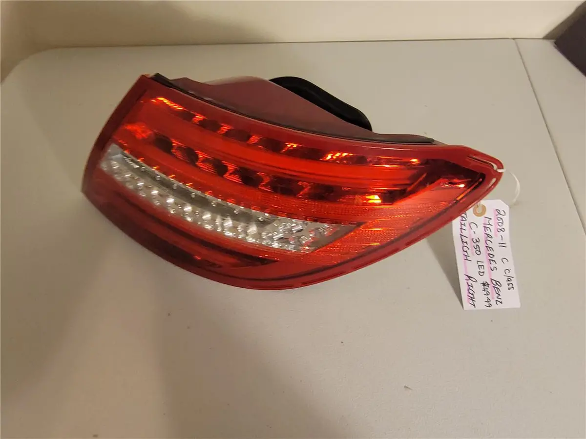 2008 - 2011 Mercedes Benz C-300 Led Right Tail Light  2048200264 Oem 1