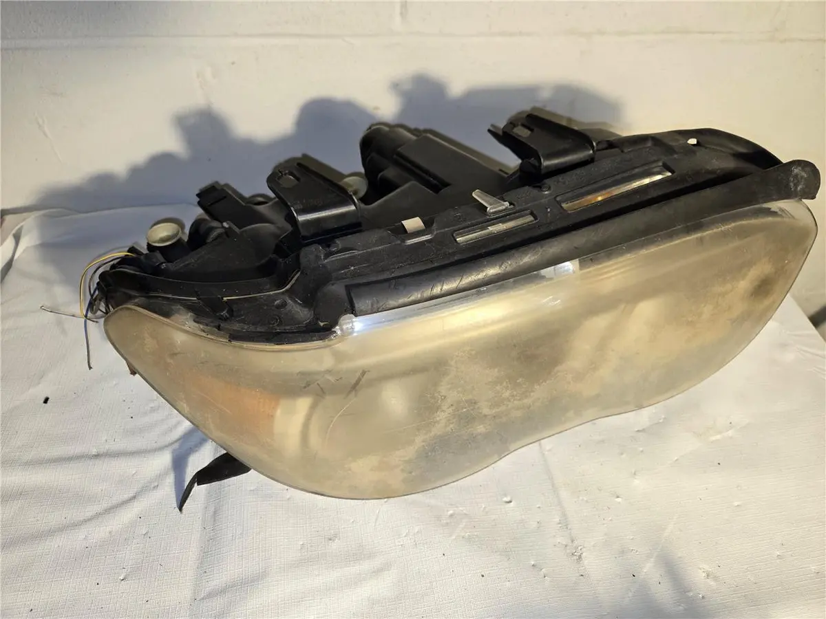 2002 - 2005 Bmw 7 Series 745I E65 Right Headlight Assembly 156 210-00 Re Oem 1