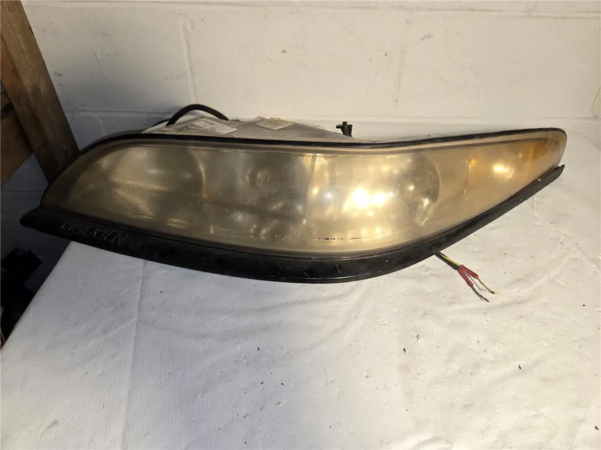 1997 - 1998 Lincoln Mark8 Lh Hid Left Headlight Broken Tabs Oem 1