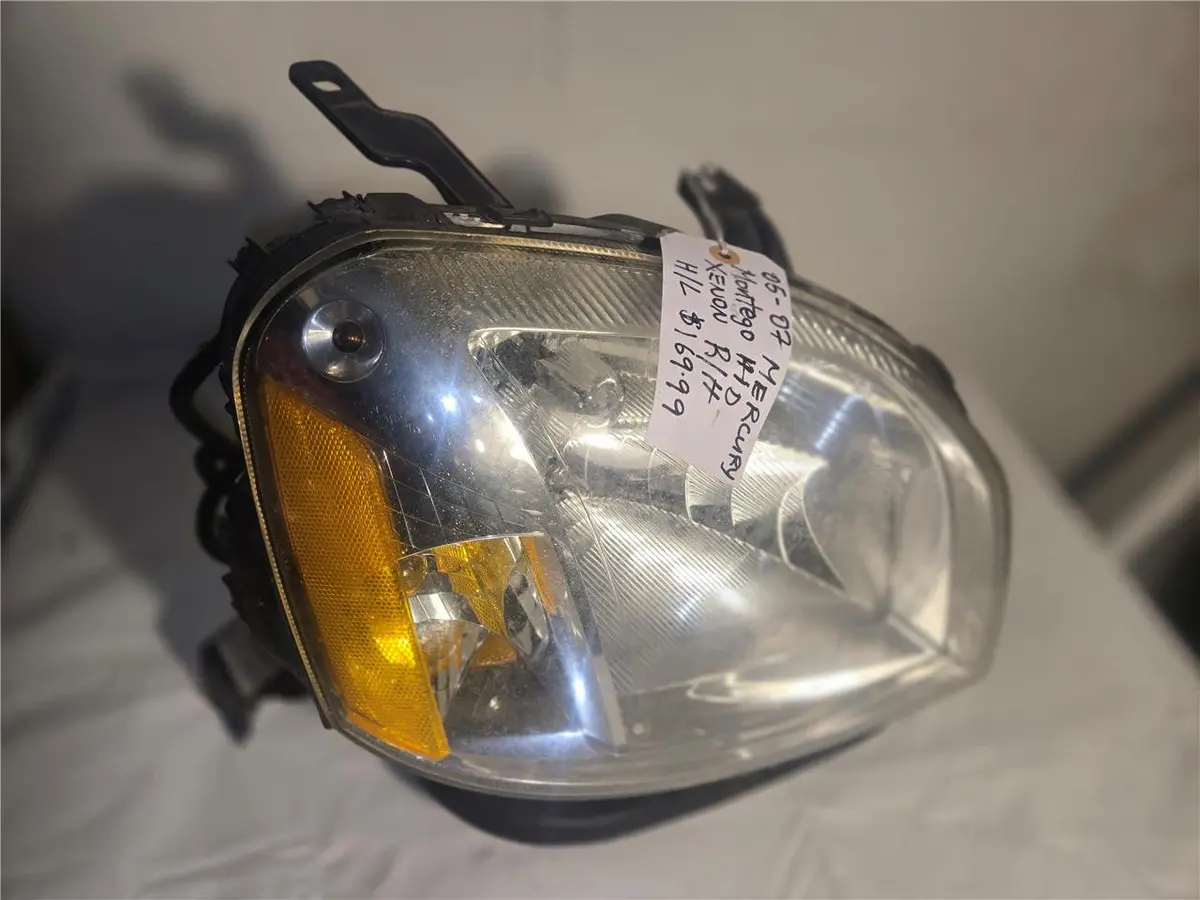 2005 - 2007 Mercedes-Benz Montego Right Headlight 114-00841 Oem 1