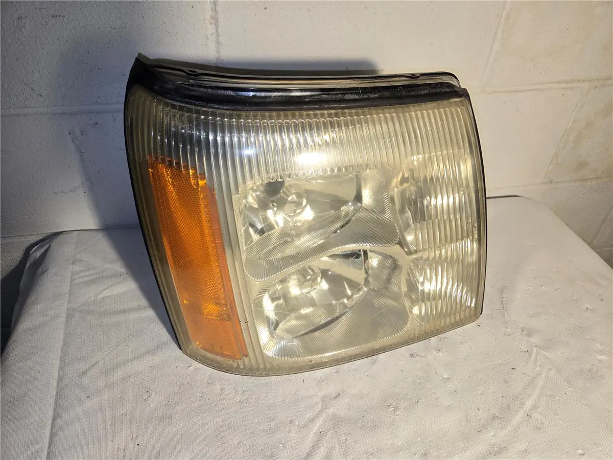 2002 - 2006 Cadillac Escalade Right Headlight Hid Xenon 15044522 Oem 1