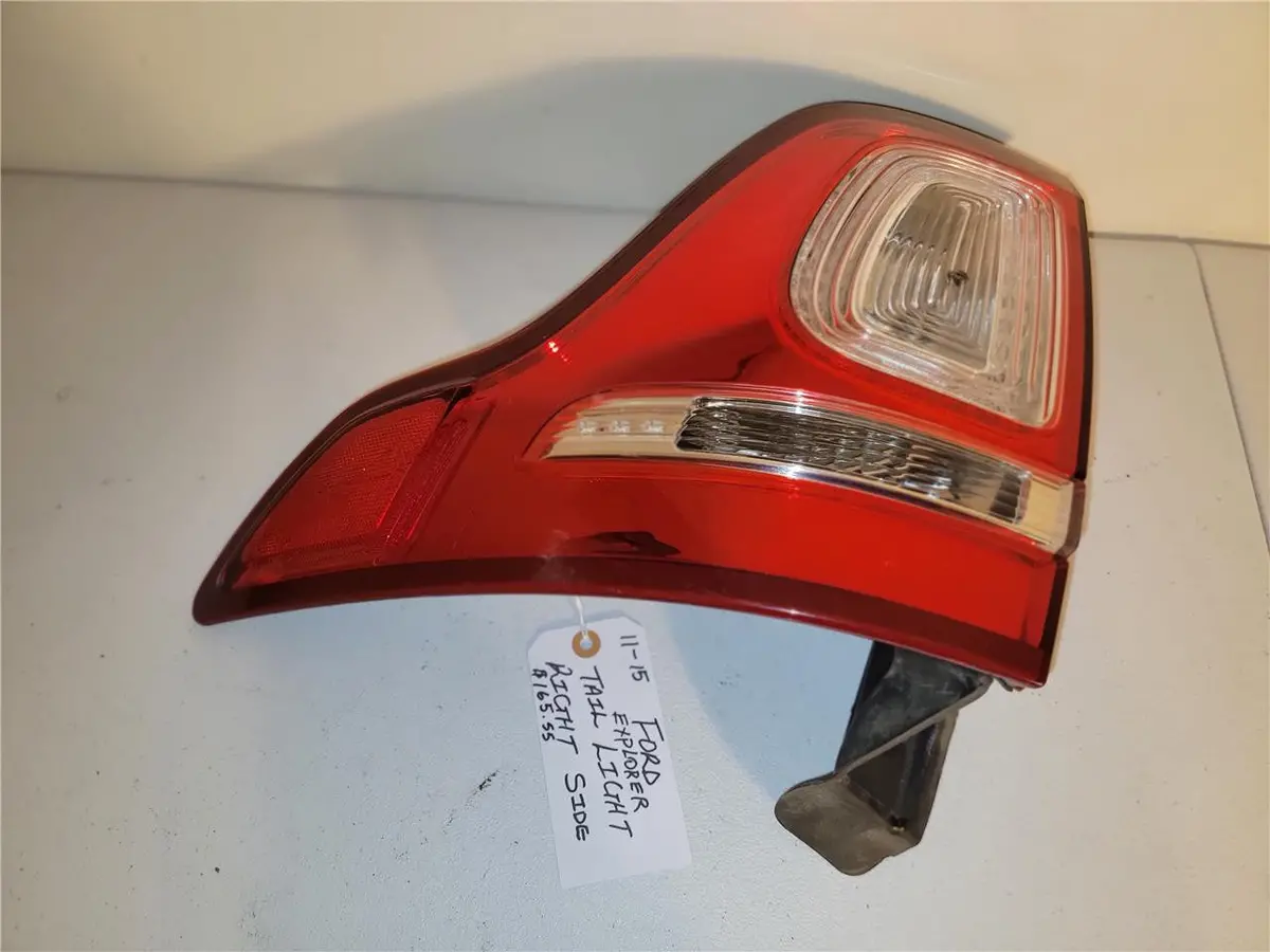 2011 - 2015 Ford Explorer Tail Light Right Side Bb5z13404c Oem 1