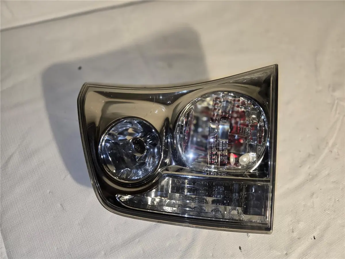 07 - 09 Lexus Rx330 Rx350 Rx400 Right Tailgate Light Oem 1