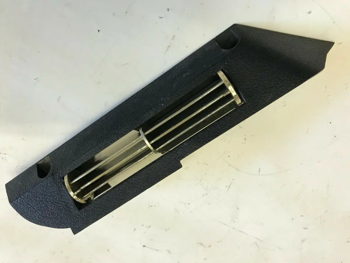 Dash Lap Vent ,W/Console Used 69-72 Grand Prix 1