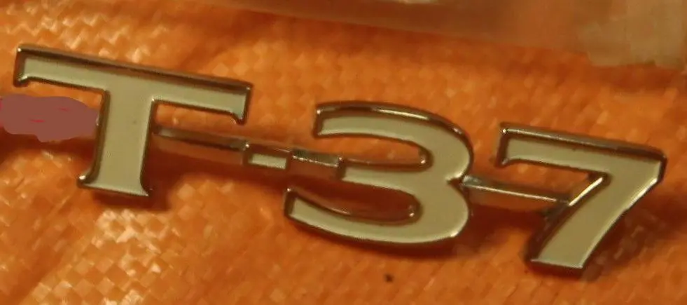 Rocker Or  Fender Emblem (T-37) New Each 70-71 Lemans 1