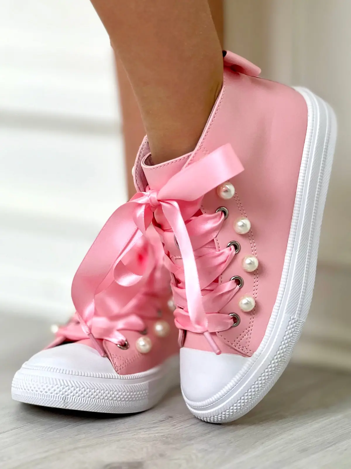 Mia Belle Girls L.O.L. Surprise! Center Stage Sneakers 1